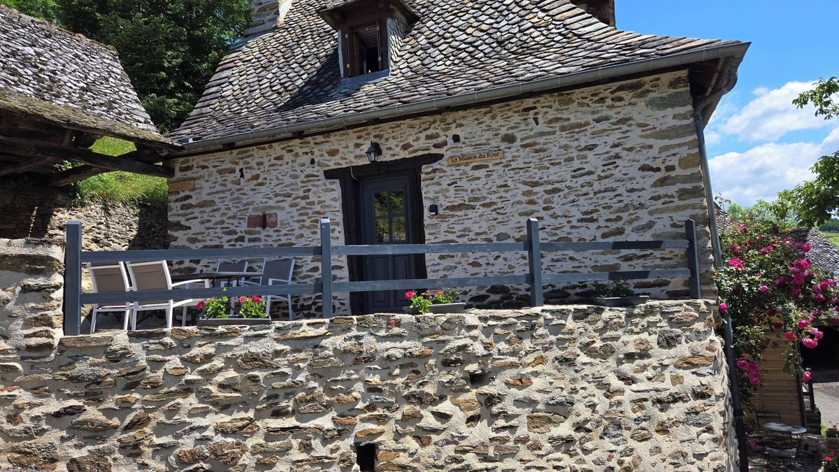 Vieillevie House | Auvergne country house 15 kms from the medieval village of Conques