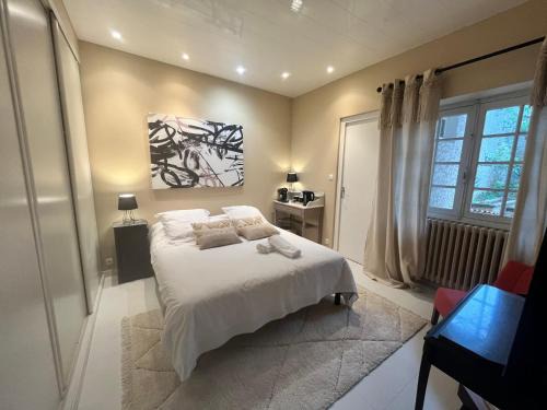 Carcassonne House | Aux 138