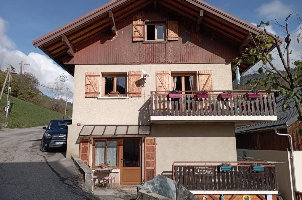 Le Bouchet-Mont-Charvin Apartment | AUX 4 SAISONS