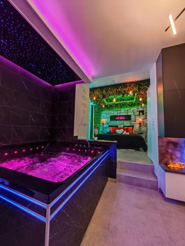 Limoges Apartment | - Aux Bulles 2 - Suite & SPA - By Skyline Résidence