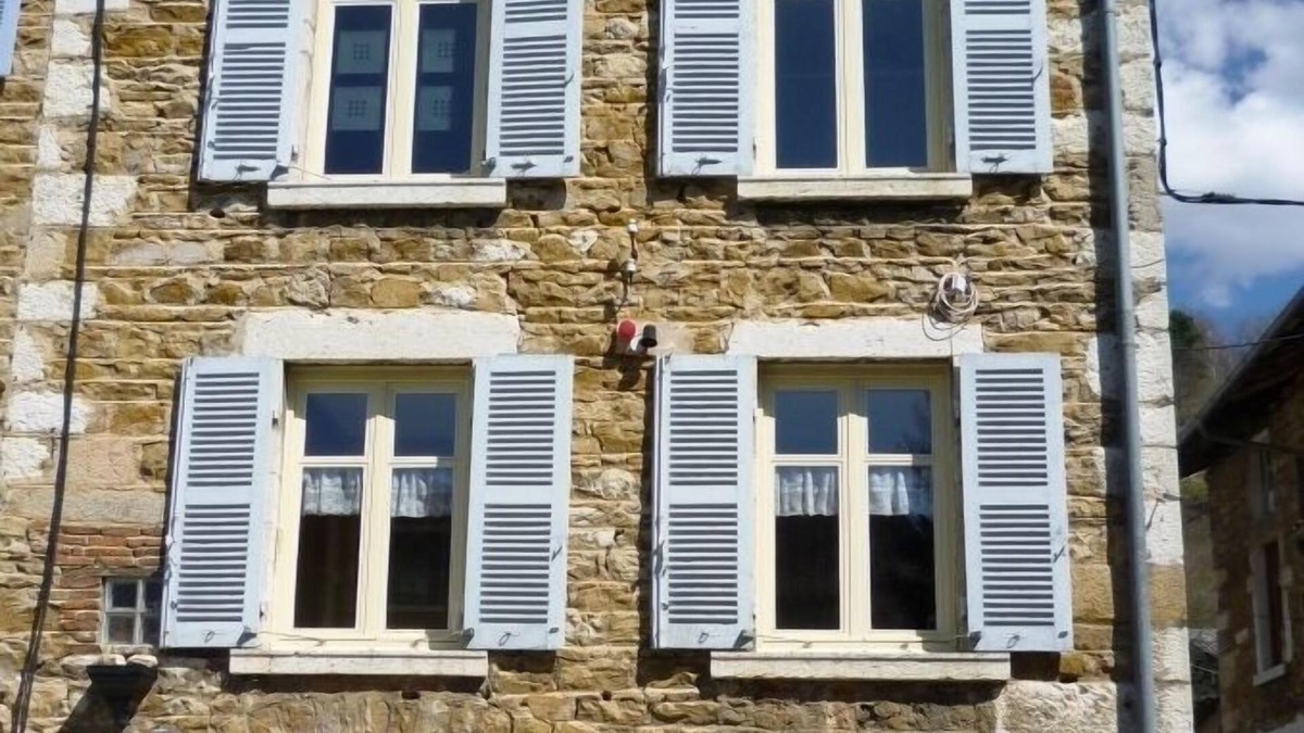 Jujurieux House | Aux Chambres Sussuriennes