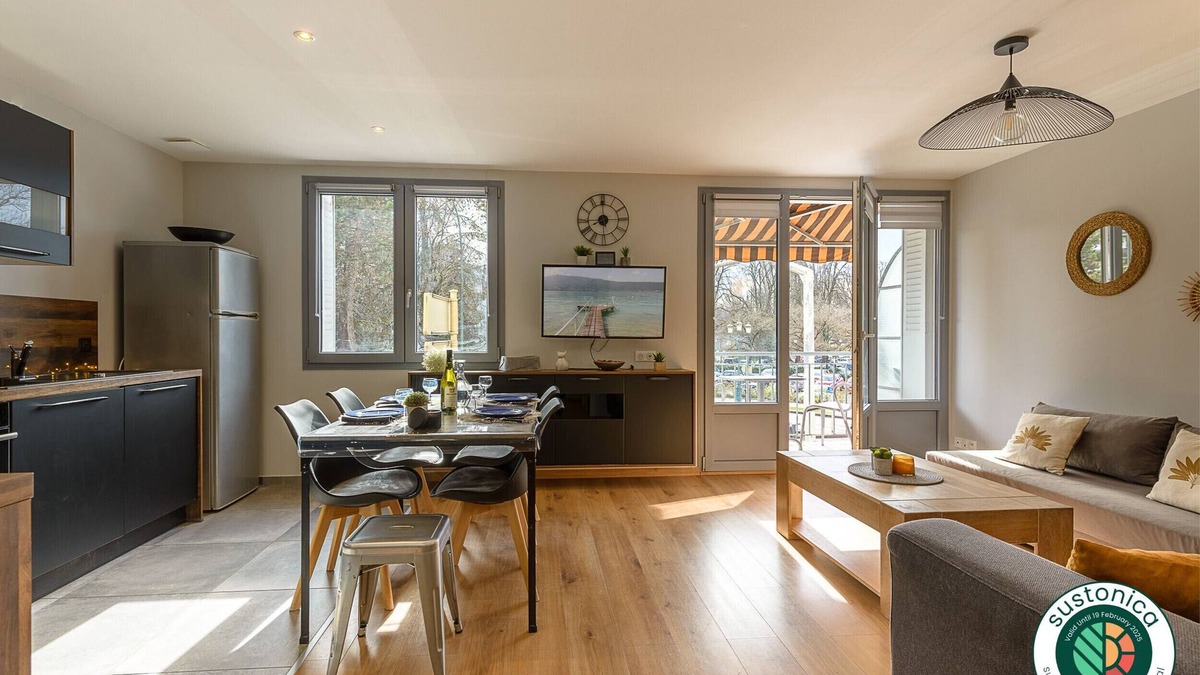 Annecy Apartment | Aux Portes de l'Imperial, 1st floor, 4pax