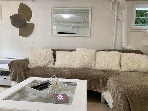 Auxerre Apartment | Aux temps modernes