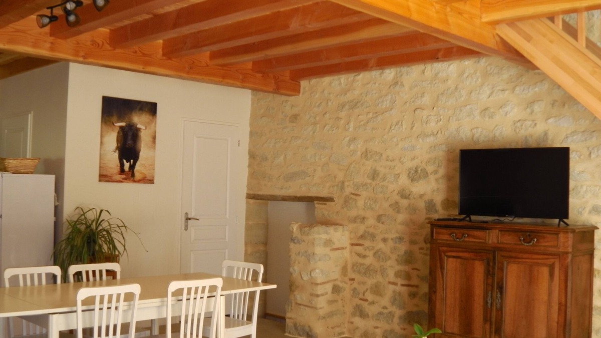 Aillas House | Aux vieux fours 5.5 km from the canal, 12 km from the Compostelle route