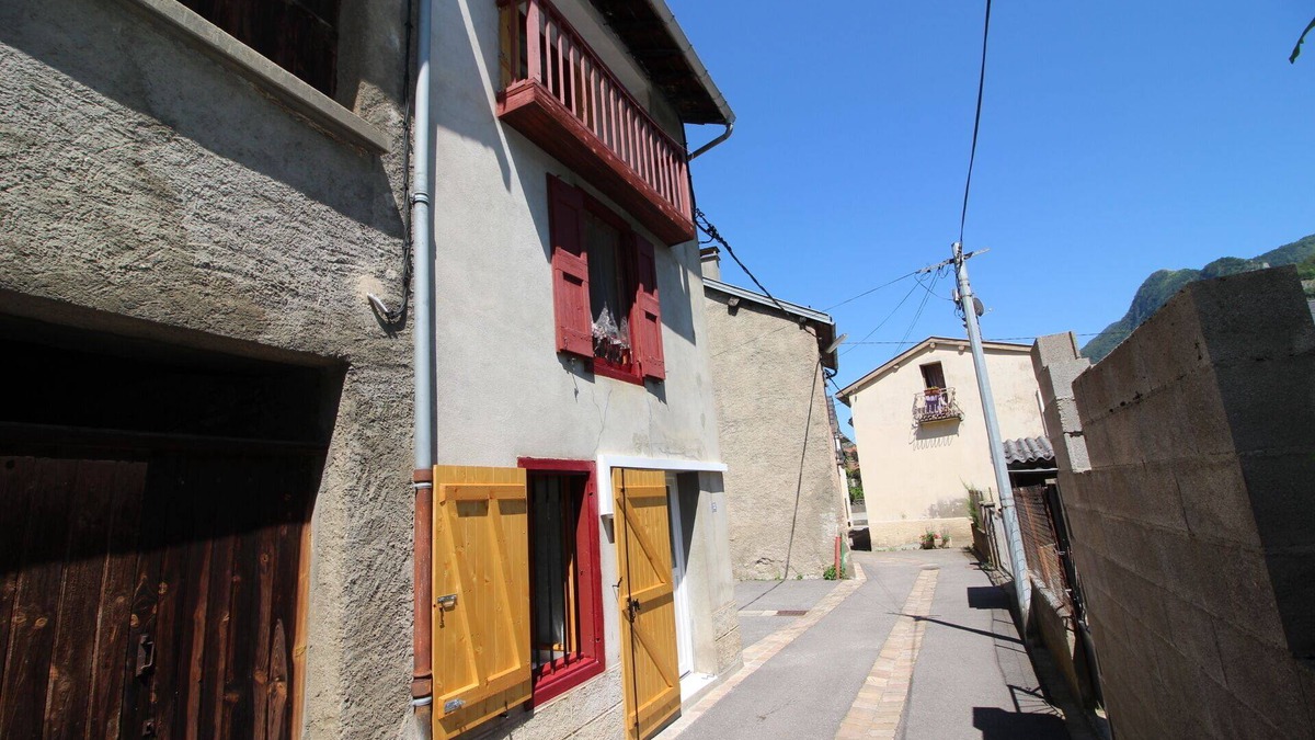 Auzat House | AUZAT: close to multi activities, hiking