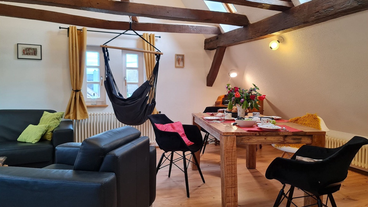Kandel Apartment | AVAHOME: Loft-style apartment in the middle of Kandel, WLAN, kitchen, Netflix, parking spaces
