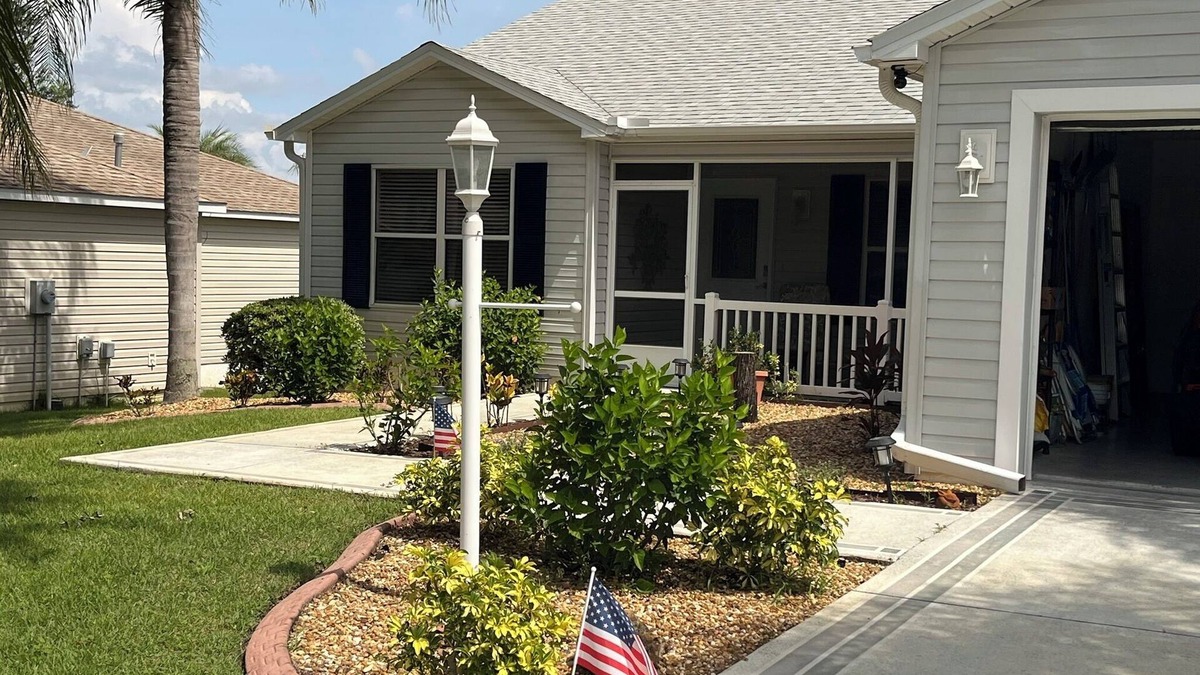The Villages House | Available Jan - Mar 2026! 3br/2ba in prime Villages location