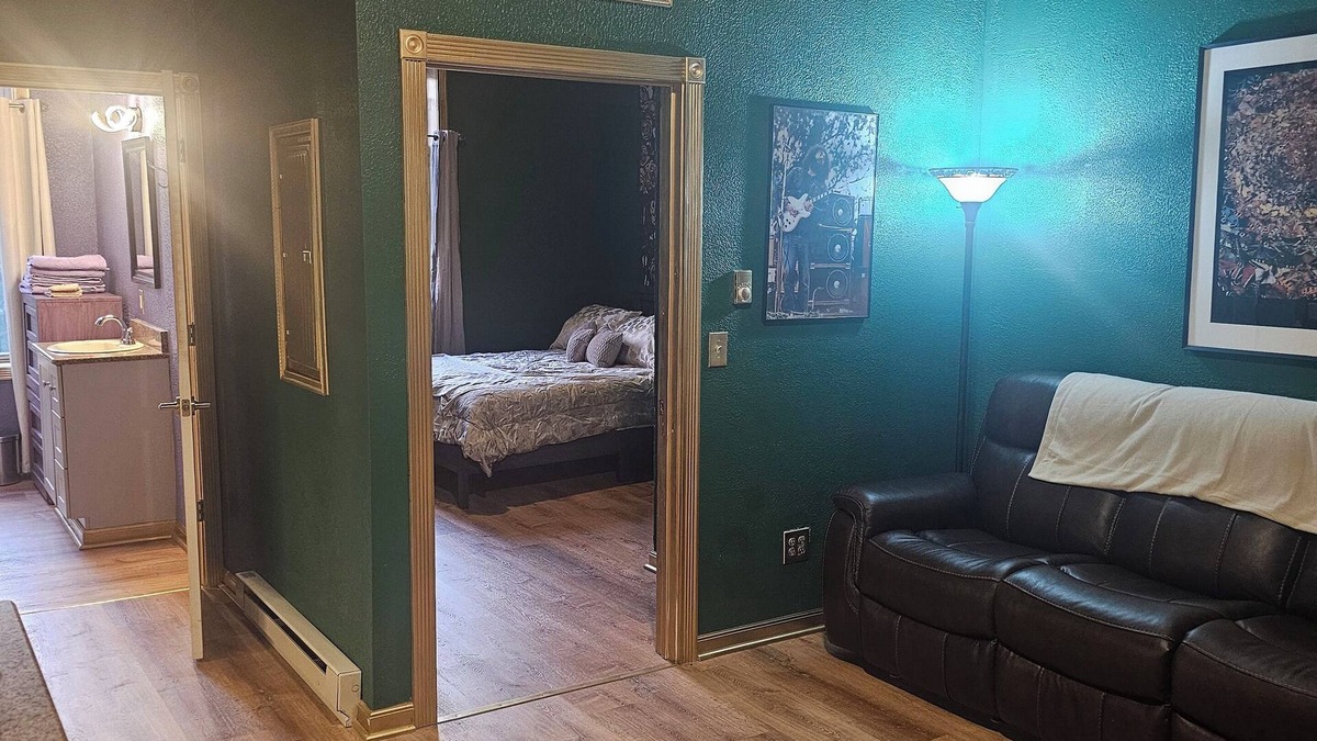 Reading Apartment | Available Now! NEW 1-bedroom apt Reading, 3 dispensaries and coffee!