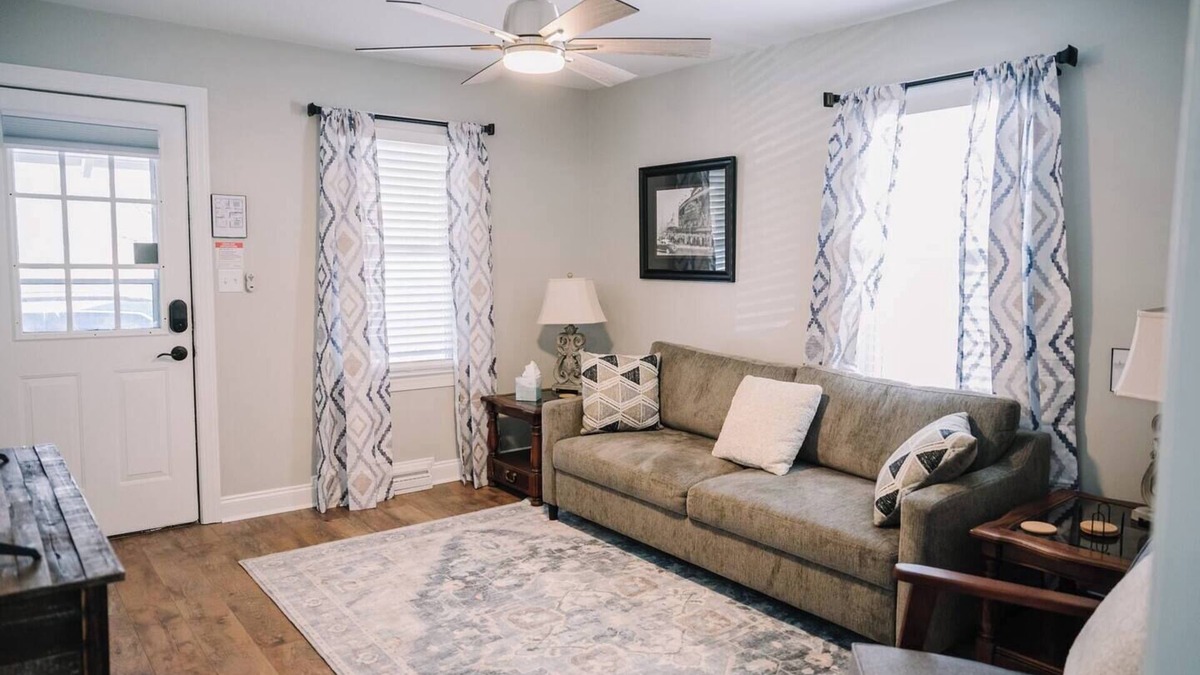Danville Cottage | Avalon Cottage w/hot tub