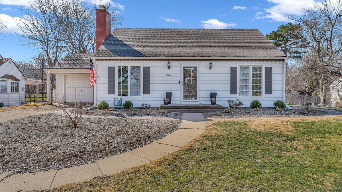 Topeka House | Avalon Gage House