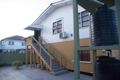 Georgetown Apartment | Avalon Regia 2 Bathroom Downstairs Apartment