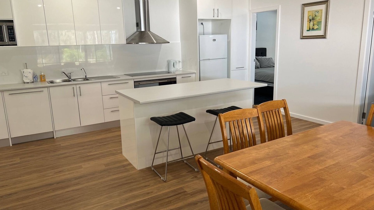 Beresfield Villa | AVALON REST THORNTONn2 Bedroom Apartment in Tranquil Location