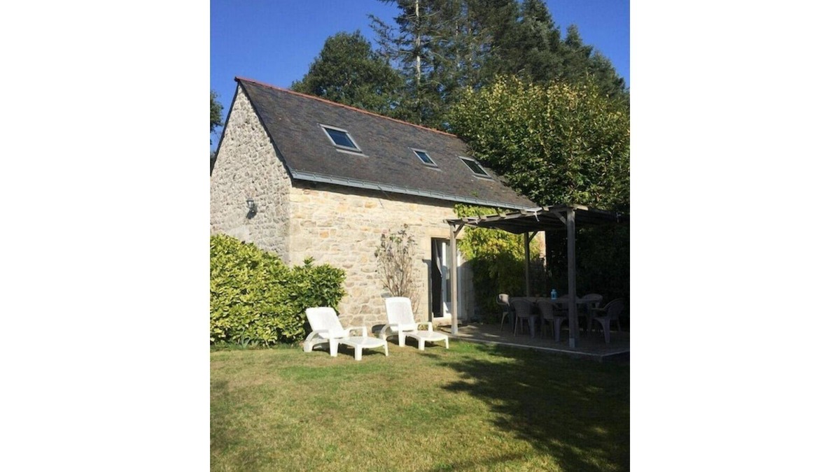 Plumelin House | AVALON "The Lodgings of the Grail"