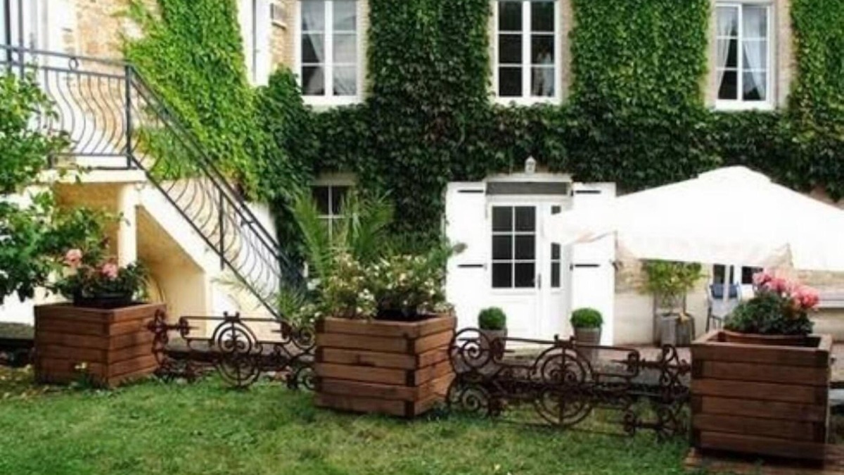 Avenay Apartment | Avenay: Country Cottage, typical Norman house