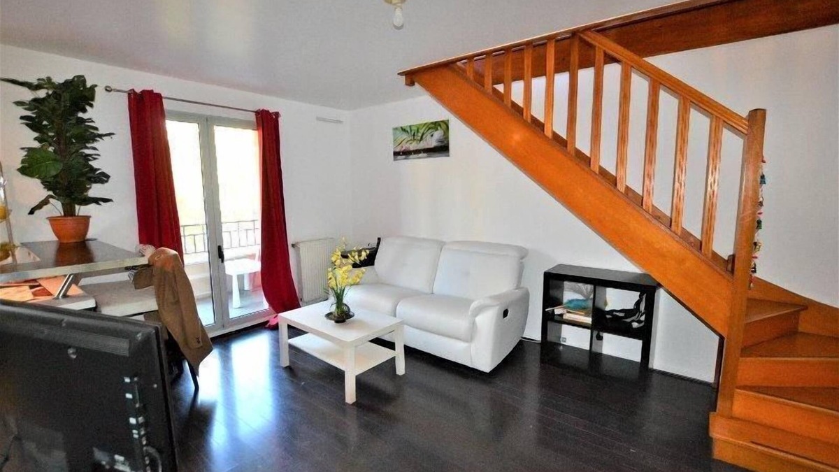 Bussy-Saint-Georges House | Avenue de Général de Gaulle Guesthouse