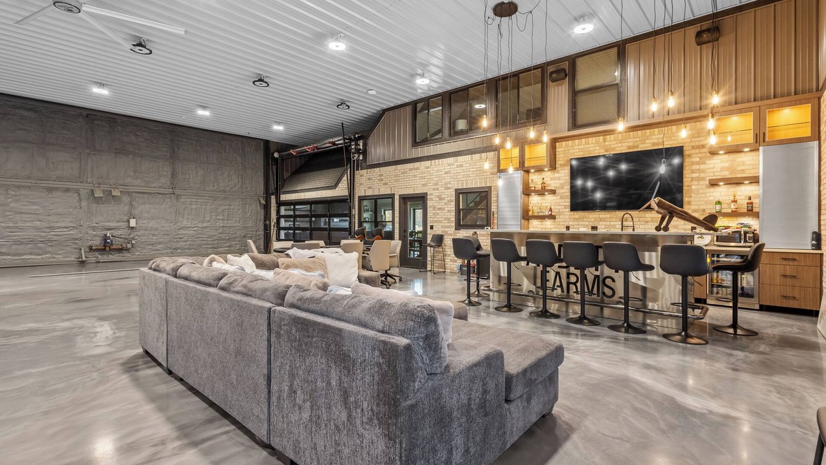 Boone Grove House | Aviation Getaway with Private Runway Access!