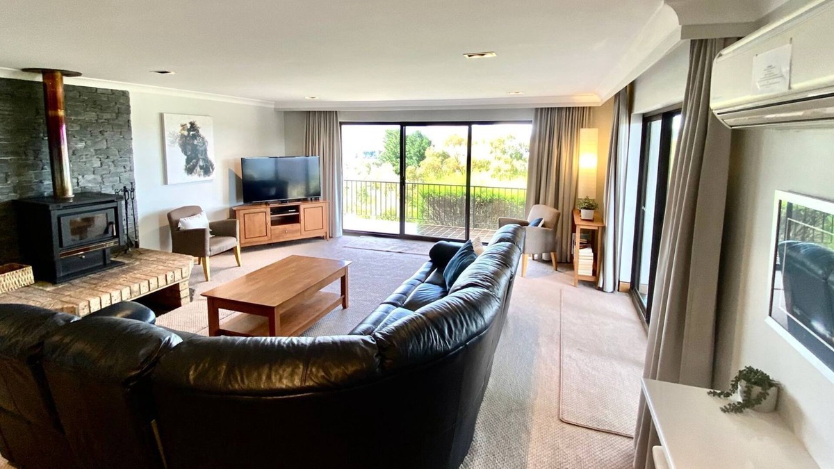 Jindabyne Apartment | Aviemore - 4/14 Cobbodah Street