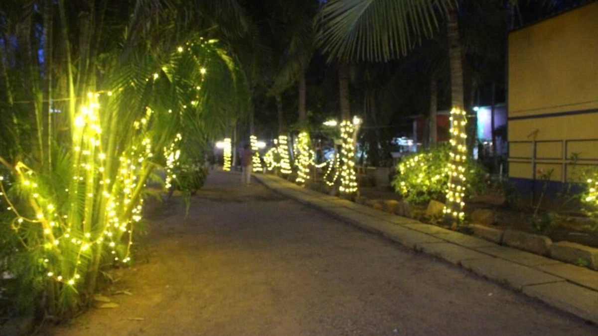 Bommayapalayam Apartment | AVM Paalm Meadows Resort Family Room