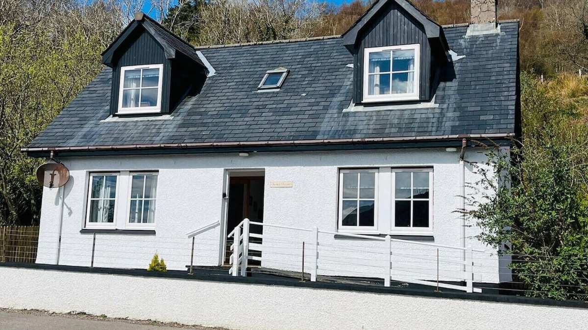 Onich House | Avoca House in the village of Onich