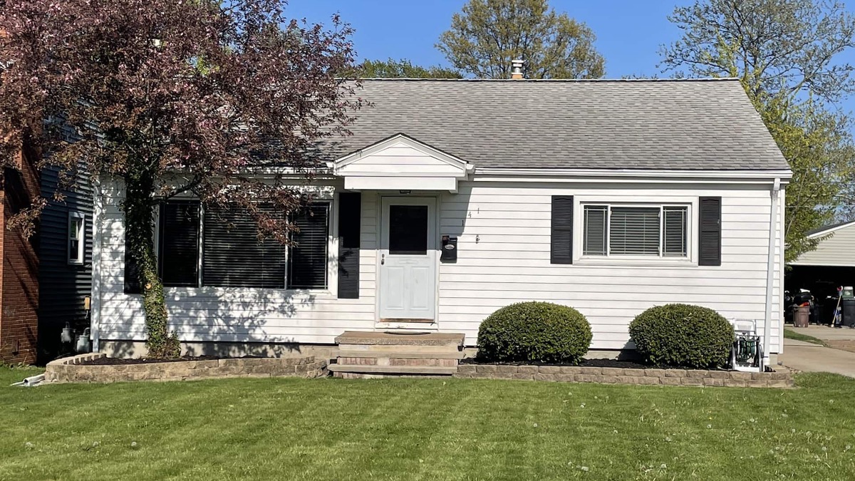 Avon Lake House | Avon Lake- The Lake House