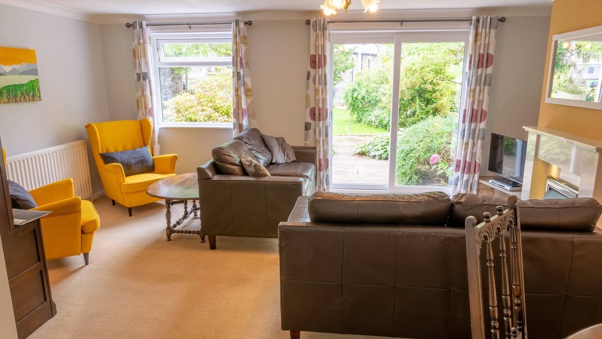 Staveley House | Avondale Bungalow - A cottage that sleeps 4 guests in 2 bedrooms
