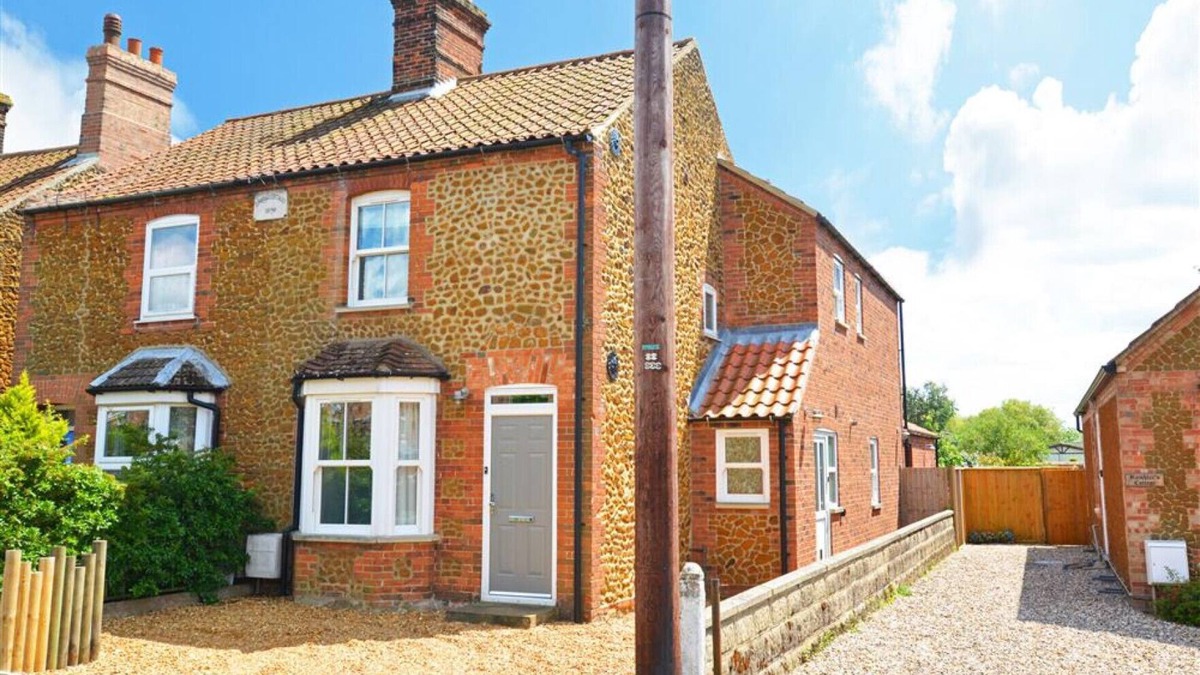 Snettisham House | Avondale Cottage - Three Bedroom House, Sleeps 6