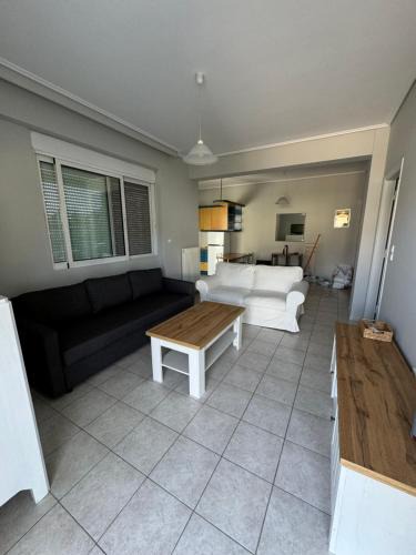 Anatolikos Sinikismos Apartment | AVRAS Escape