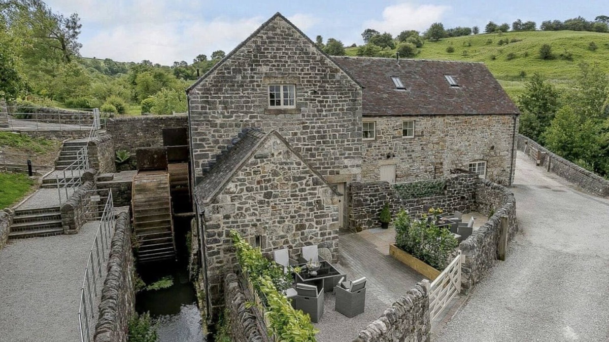 Bradbourne House | AWARD-WINNING, 5* LUXURY, THE WATER MILL, DERBYSHIRE, SLEEPS 14-16 PERSONS