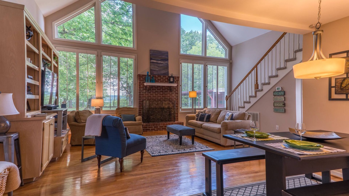 Donelson Apartment | Award Winning Chalet Retreat-Downtown Nashville Opry and More! Premier Partner