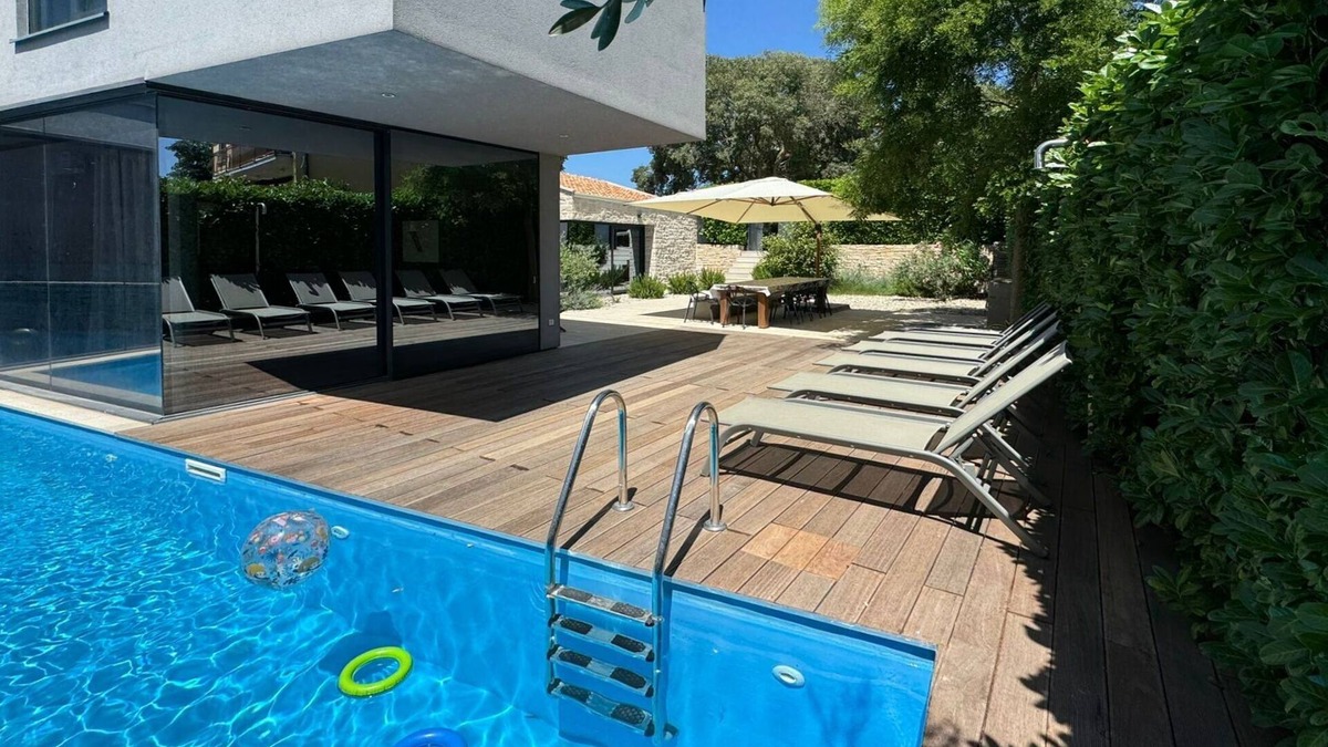 Mugeba Villa | Award-winning designer villa with sea view and wellness for 10 persons in Poreč