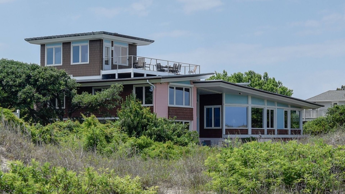 Northeast Virginia Beach House | Award Winning Ocean Front Architectural Gem n[Home Share per VA Beach Zoning]