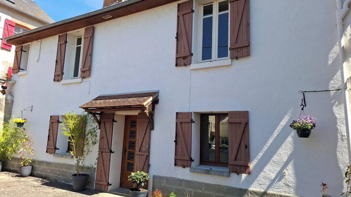Chambon-sur-Voueize House | Awarded the most beautiful village in France 2025