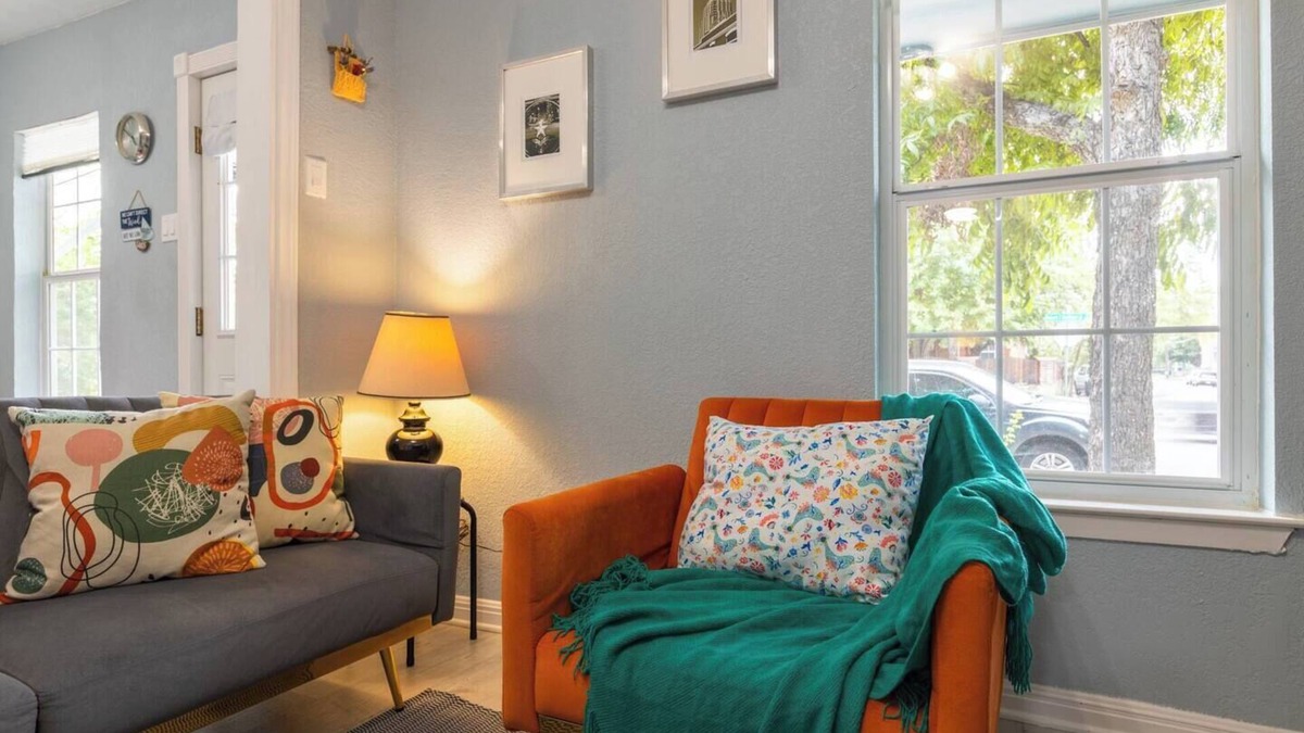 Holly House | AwardWinningHome|Walk2Everywhere