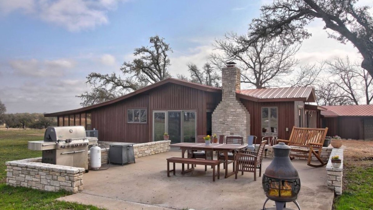 Harper House | Away from it all, views and sunsets!