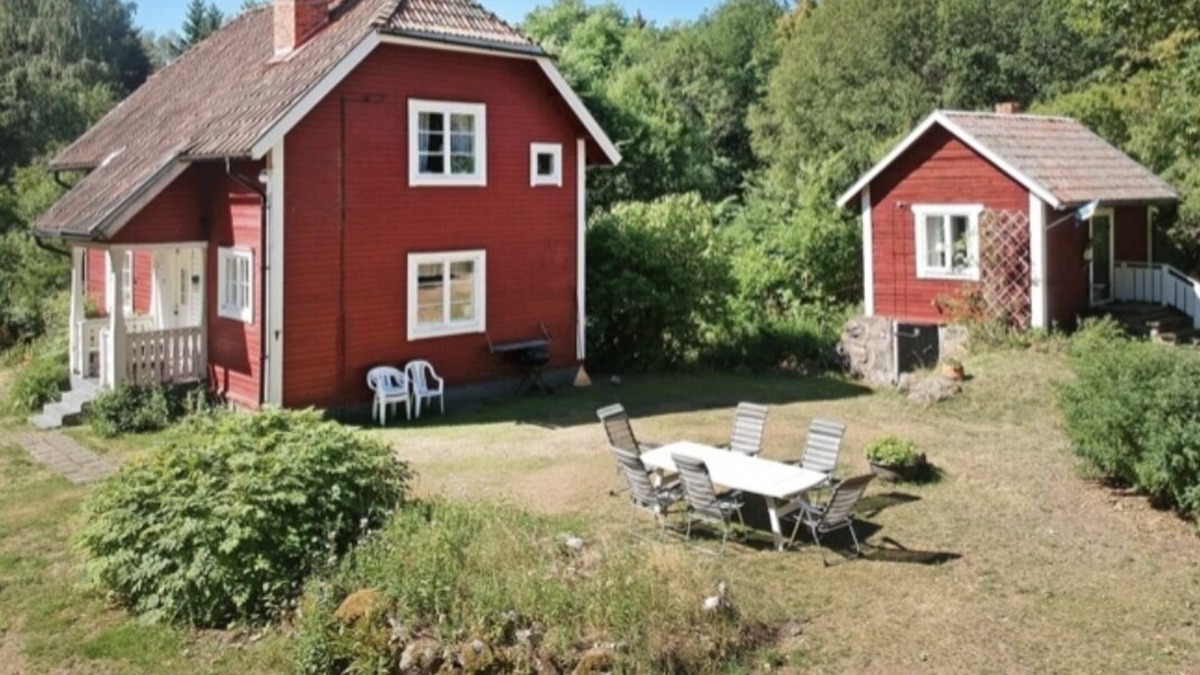 Vasteras House | Away from it all Unique vacation accommodation on a private island Small motorboat included in the rent