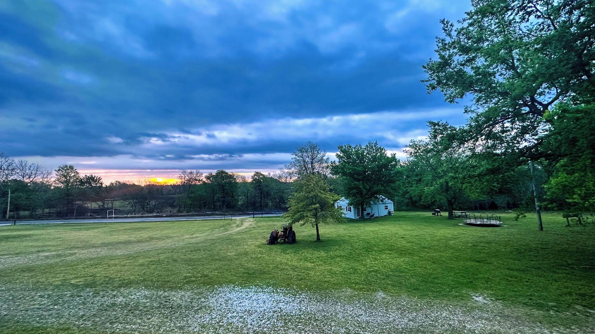 Oologah Cottage | Away from the bustle of the city, close to the lake, perfect for families
