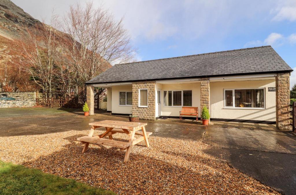 Llangynog House | Awel Y Berwyn