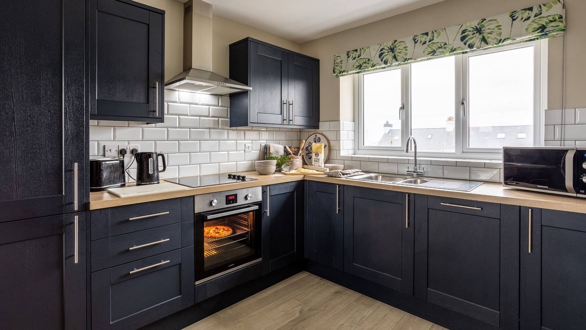 Rhosneigr House | Awelfa - A lovely house accommodating 6 in Rhosneigr