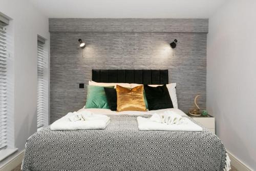 Twickenham Riverside Apartment | Awesome 1 bedroom flat in Twickenham