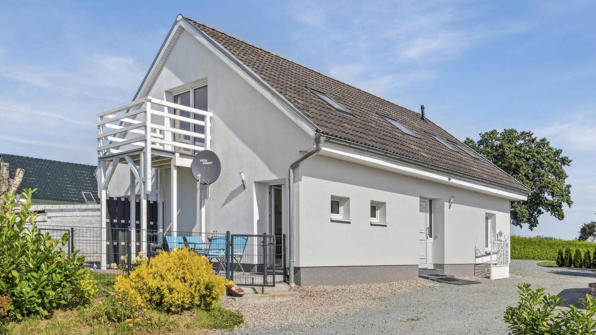 Ahrenshagen-Daskow Apartment | Awesome apartment in Ahrenshagen-Daskow