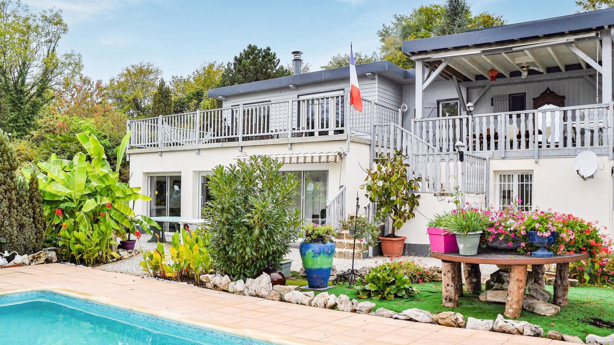 Chambornay-les-Pin Apartment | Awesome apartment in Chambornay-Lès-Pin