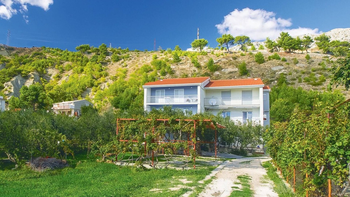 Central Dalmatia Apartment | Awesome apartment in Duce