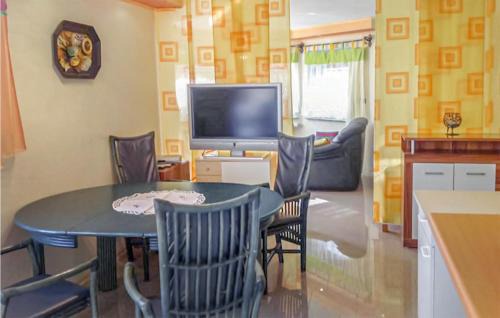 Espenau Apartment | Awesome Apartment In Espenau Ot Mnchehof With 3 Bedrooms And Wifi