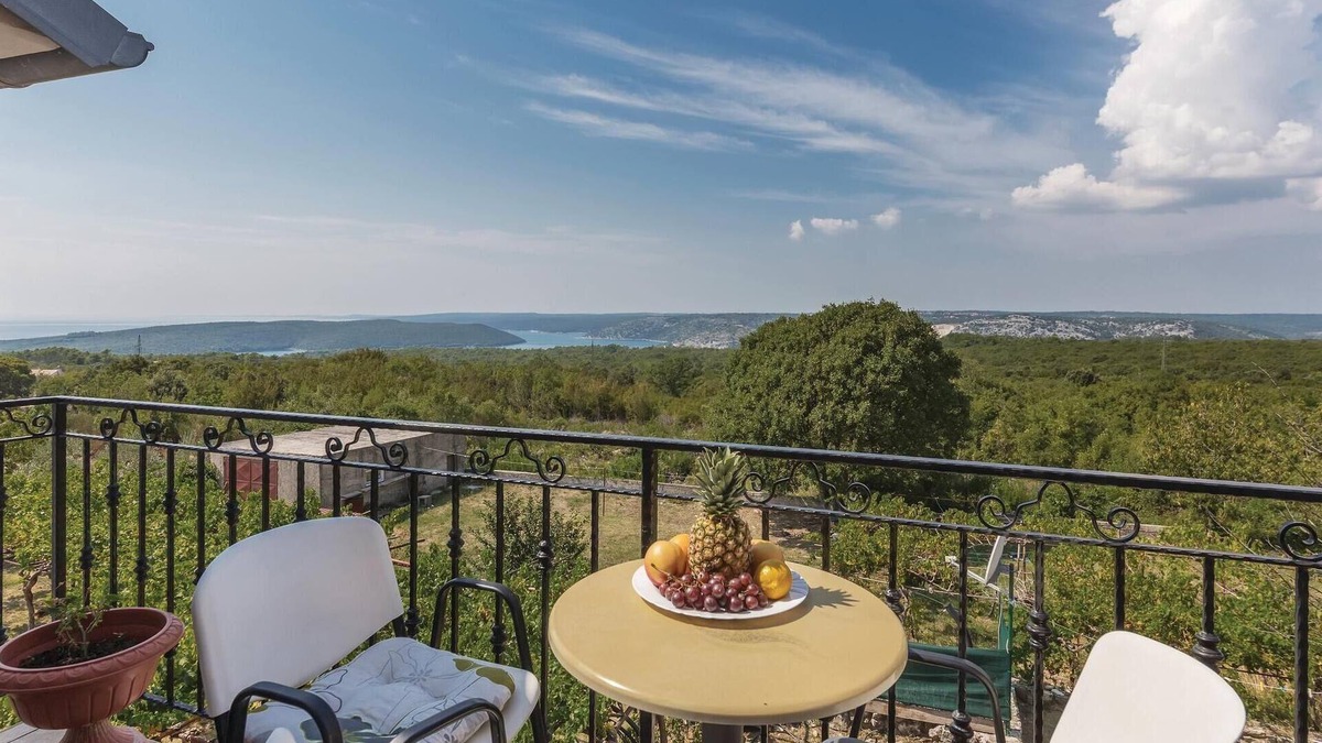 Diminici Apartment | Awesome apartment in Koromacno