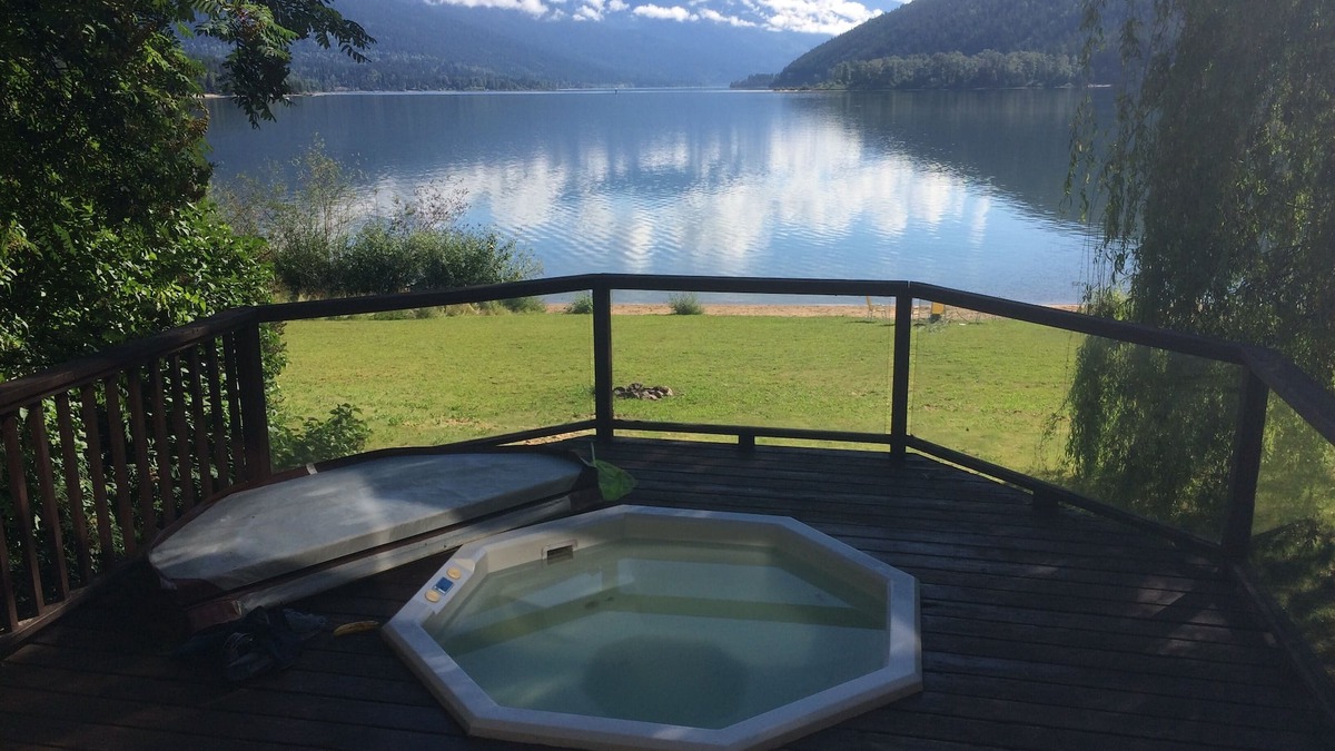 Nelson House | Awesome Beach House on Kootenay Lake in Nelson