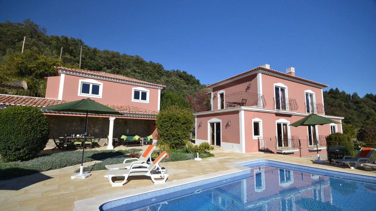 Monchique Villa | Awesome Coastal Views, Infinity Pool & BBQ area, Very Private Family Villa