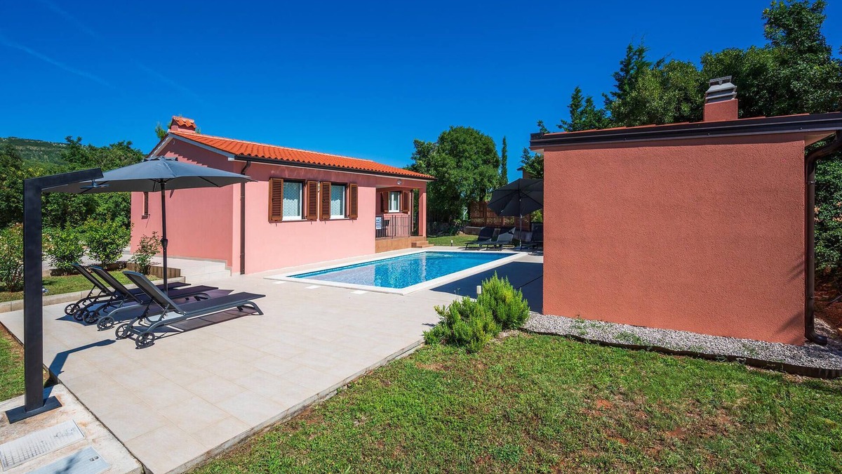 Viskovici House | Awesome home in Sveti Lovrec Labinski