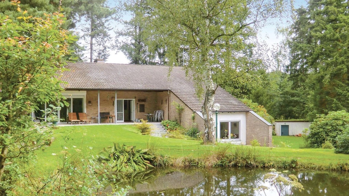 Euskirchen House | Awesome home in Euskirchen-Kirchheim