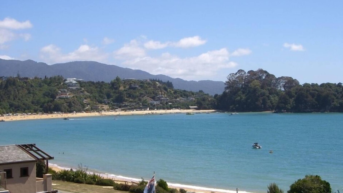 Kaiteriteri House | Awesome holiday home at Little Kaiteriteri beach