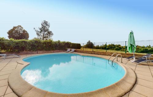 Saint-Saud-Lacoussiere House | Awesome Home In St Saud Lacoussiere